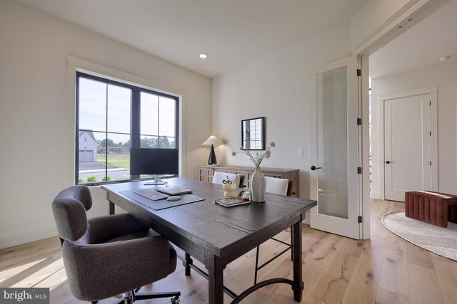 3 BALSAM LN, Lititz, PA 17543