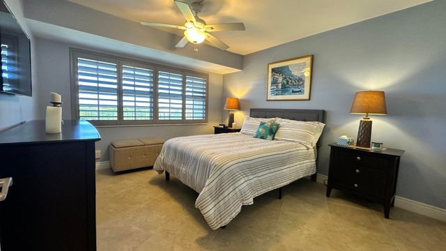 3507 Oaks Way 905, Pompano Beach, FL 33069