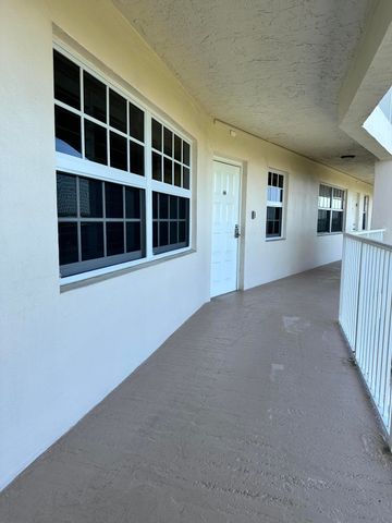3507 Oaks Way 905, Pompano Beach, FL 33069