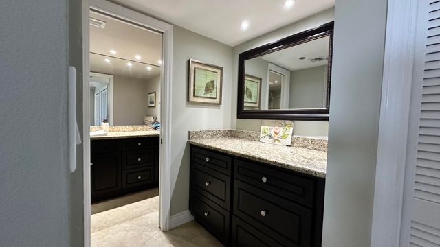 3507 Oaks Way 905, Pompano Beach, FL 33069