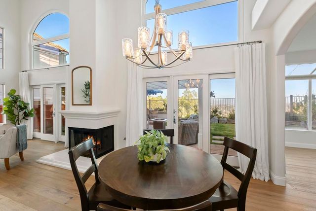 2219 View Crest Glen, Escondido, CA 92026