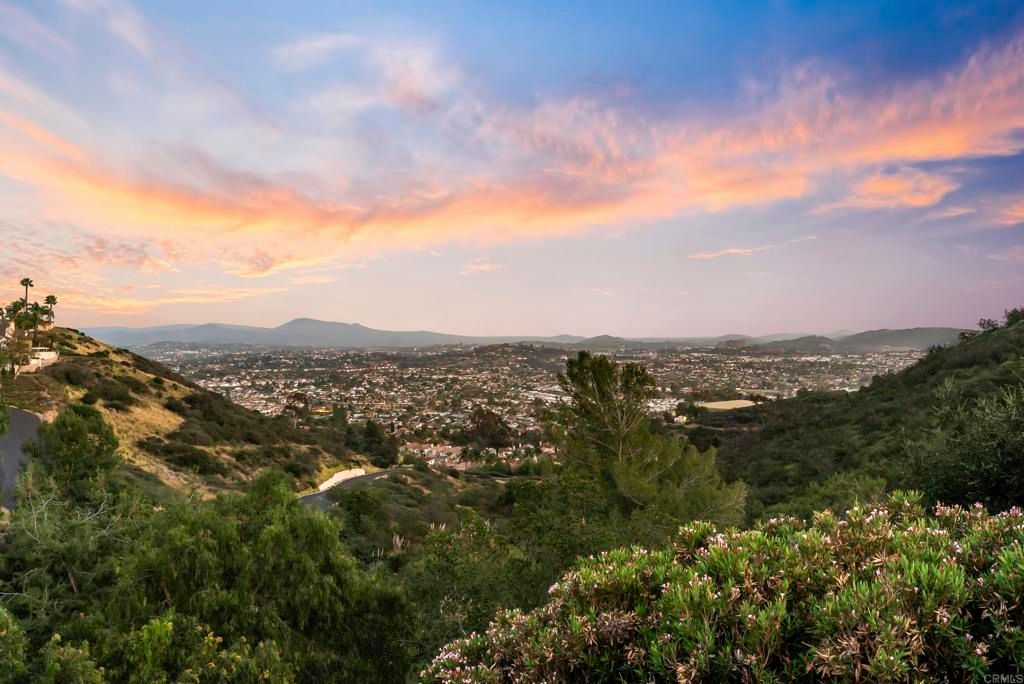 2219 View Crest Glen, Escondido, CA 92026