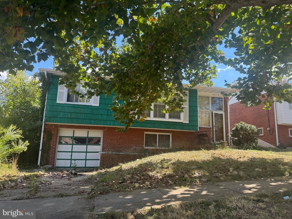 4619 G ST SE, Washington, DC 20019