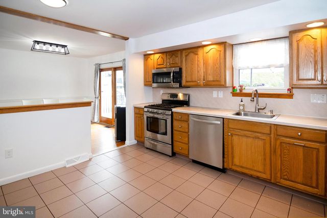 52 SPRINGLANE DR, Blackwood, NJ 08012