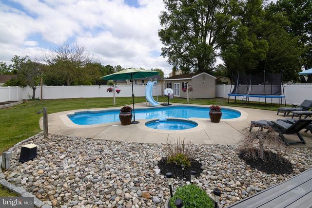 52 SPRINGLANE DR, Blackwood, NJ 08012