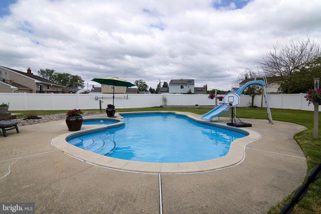 52 SPRINGLANE DR, Blackwood, NJ 08012