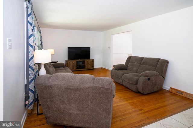 52 SPRINGLANE DR, Blackwood, NJ 08012