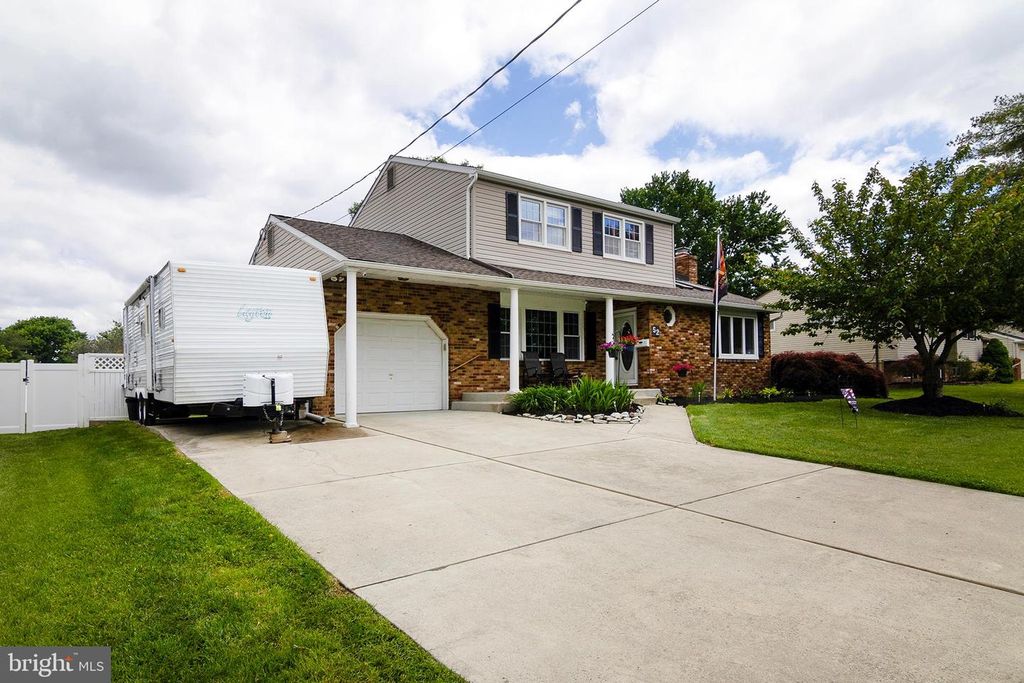 52 SPRINGLANE DR, Blackwood, NJ 08012
