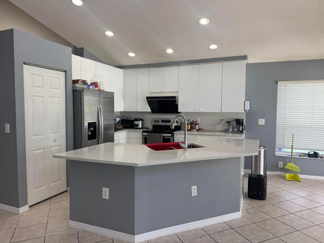 1490 NW 144th Avenue, Pembroke Pines, FL 33028