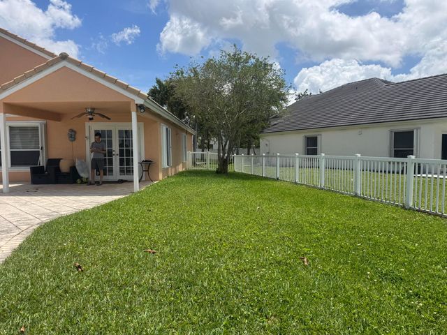 1490 NW 144th Avenue, Pembroke Pines, FL 33028