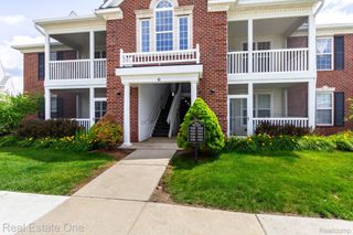 934 W Summerfield Glen Circle, Scio Township, MI 48103