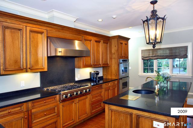 2 Ledgemoor Lane, Westport, CT 06880