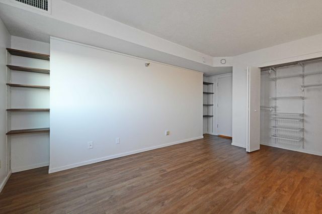 66 9th Street E 2512, Saint Paul, MN 55101