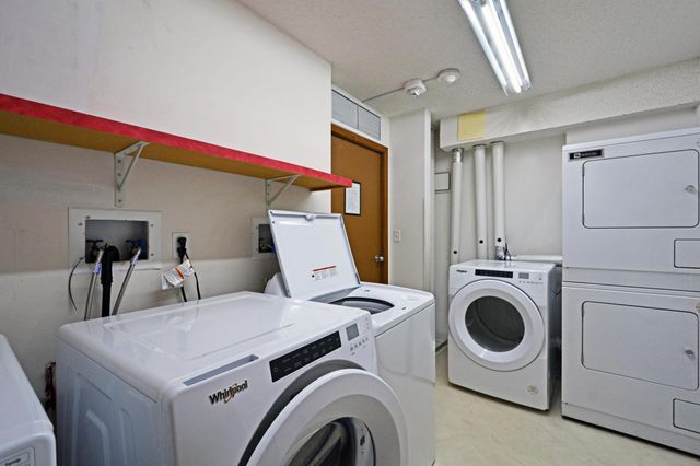 66 9th Street E 2512, Saint Paul, MN 55101