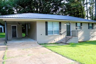 645 Cox Avenue, Holly Springs, MS 38635