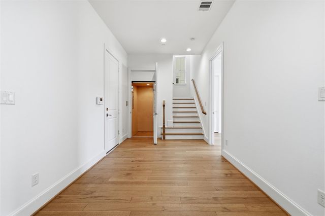 6022 Cottage Grove Lake Drive, Houston, TX 77007