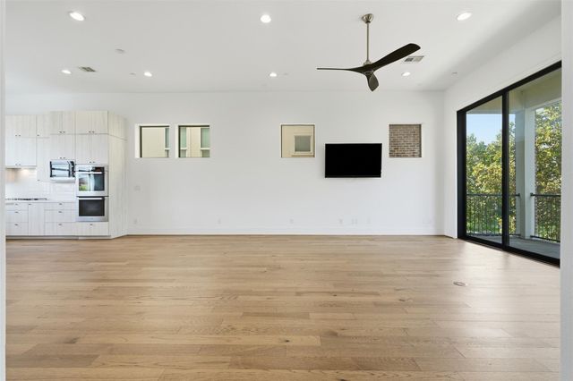 6022 Cottage Grove Lake Drive, Houston, TX 77007