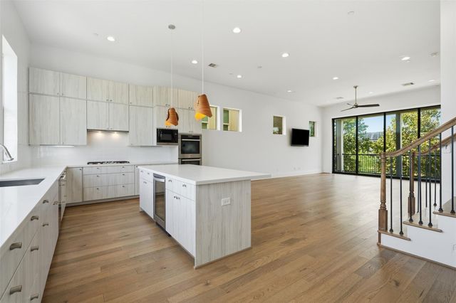 6022 Cottage Grove Lake Drive, Houston, TX 77007
