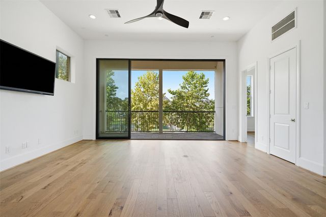 6022 Cottage Grove Lake Drive, Houston, TX 77007