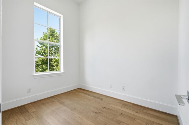 6022 Cottage Grove Lake Drive, Houston, TX 77007