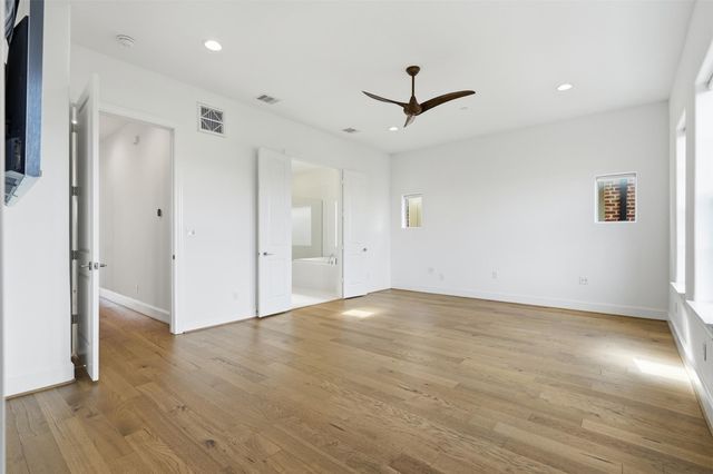 6022 Cottage Grove Lake Drive, Houston, TX 77007