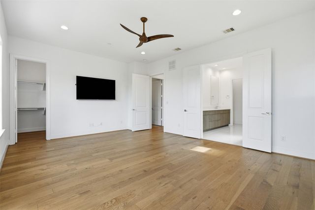 6022 Cottage Grove Lake Drive, Houston, TX 77007