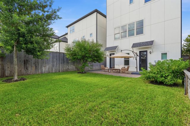 6022 Cottage Grove Lake Drive, Houston, TX 77007