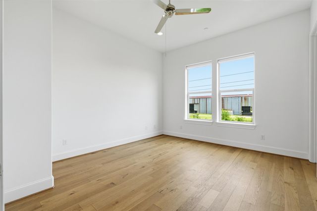 6022 Cottage Grove Lake Drive, Houston, TX 77007