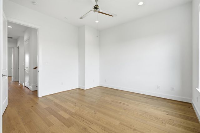 6022 Cottage Grove Lake Drive, Houston, TX 77007