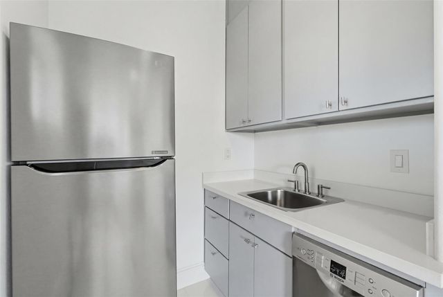 6022 Cottage Grove Lake Drive, Houston, TX 77007