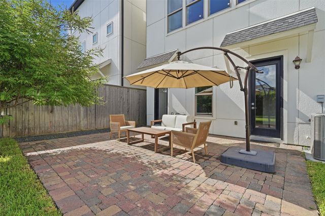 6022 Cottage Grove Lake Drive, Houston, TX 77007