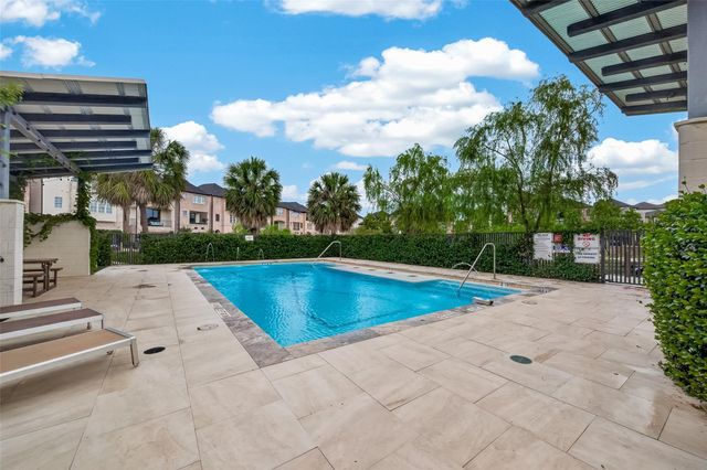 6022 Cottage Grove Lake Drive, Houston, TX 77007