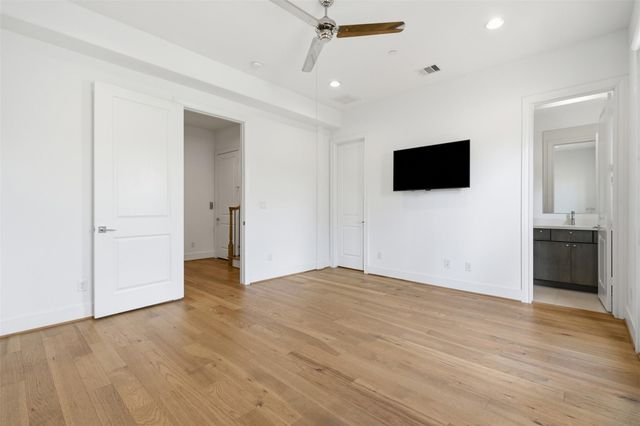 6022 Cottage Grove Lake Drive, Houston, TX 77007