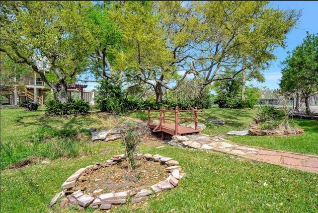 633 Bay Vista Drive, Seabrook, TX 77586