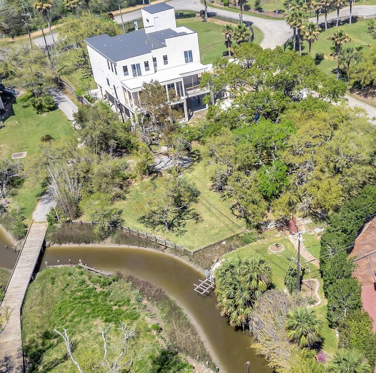 633 Bay Vista Drive, Seabrook, TX 77586