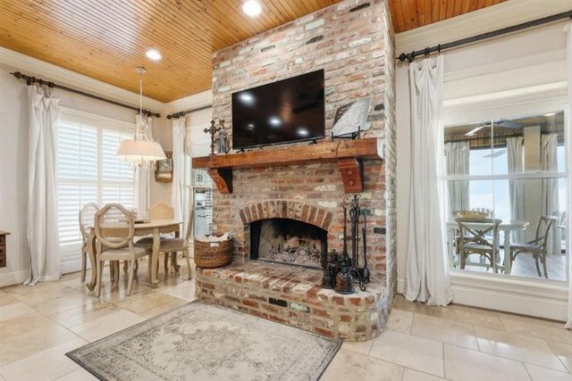 1300 Charlestown Lane, Lake Charles, LA 70605