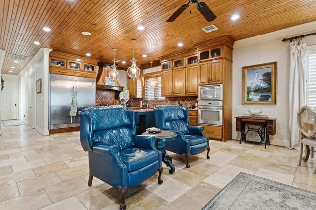 1300 Charlestown Lane, Lake Charles, LA 70605