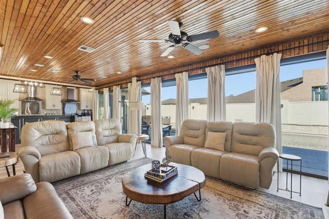 1300 Charlestown Lane, Lake Charles, LA 70605