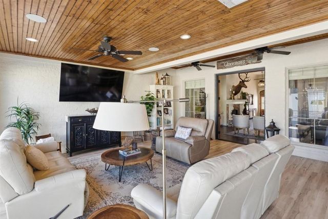 1300 Charlestown Lane, Lake Charles, LA 70605