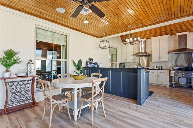 1300 Charlestown Lane, Lake Charles, LA 70605