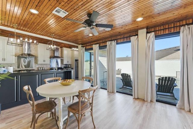 1300 Charlestown Lane, Lake Charles, LA 70605