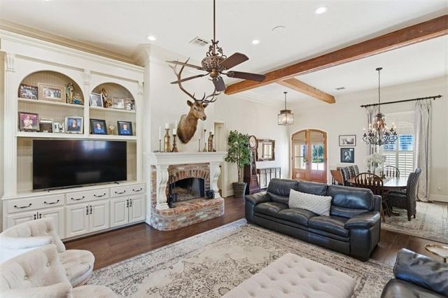 1300 Charlestown Lane, Lake Charles, LA 70605