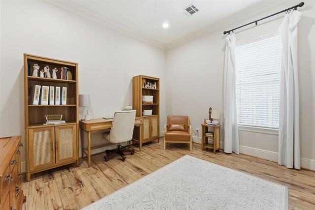 1300 Charlestown Lane, Lake Charles, LA 70605