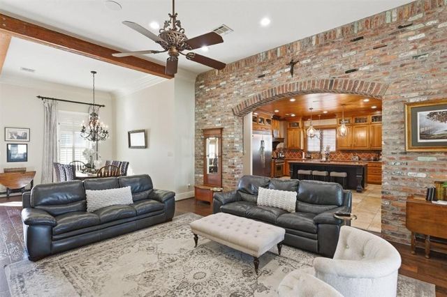 1300 Charlestown Lane, Lake Charles, LA 70605