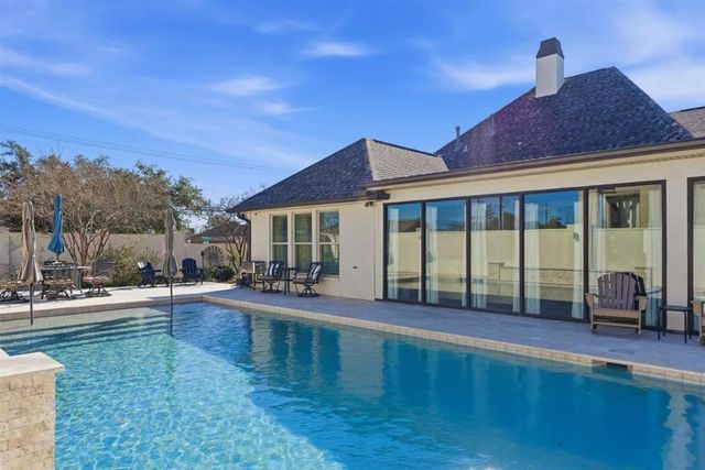 1300 Charlestown Lane, Lake Charles, LA 70605