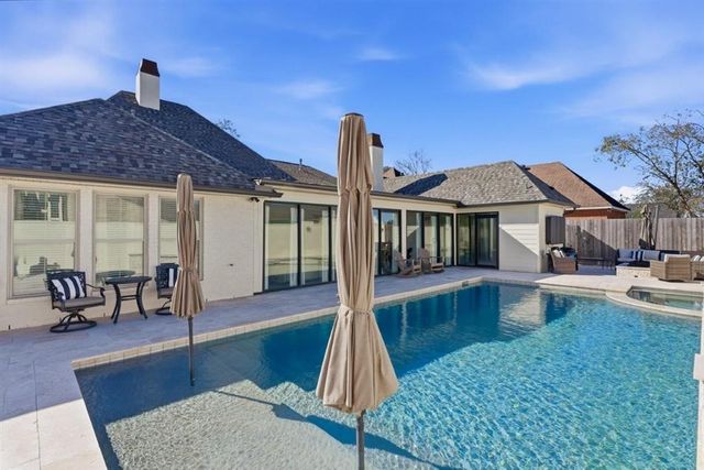 1300 Charlestown Lane, Lake Charles, LA 70605