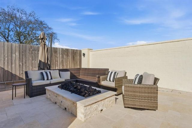 1300 Charlestown Lane, Lake Charles, LA 70605