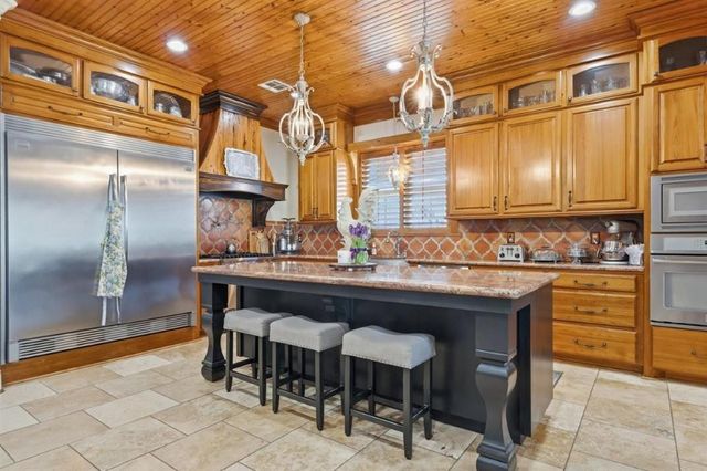 1300 Charlestown Lane, Lake Charles, LA 70605