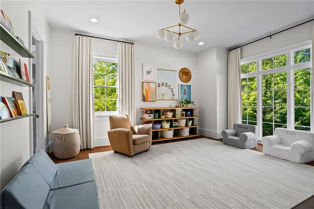 230 Danbury Lane, Atlanta, GA 30327