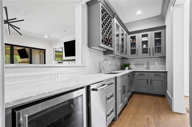 230 Danbury Lane, Atlanta, GA 30327